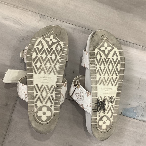 Louis Vuitton White and Gold Sandals - Picture 5 of 8